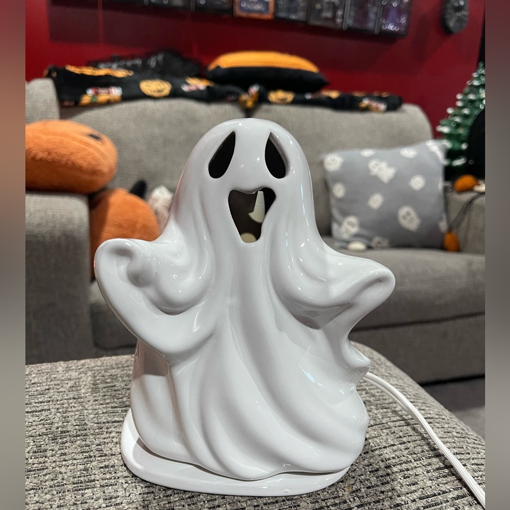 Ghost wax warmer